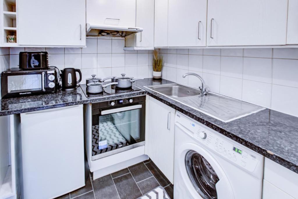 Hyde Park Apartment 2 Bedroom Londra Dış mekan fotoğraf